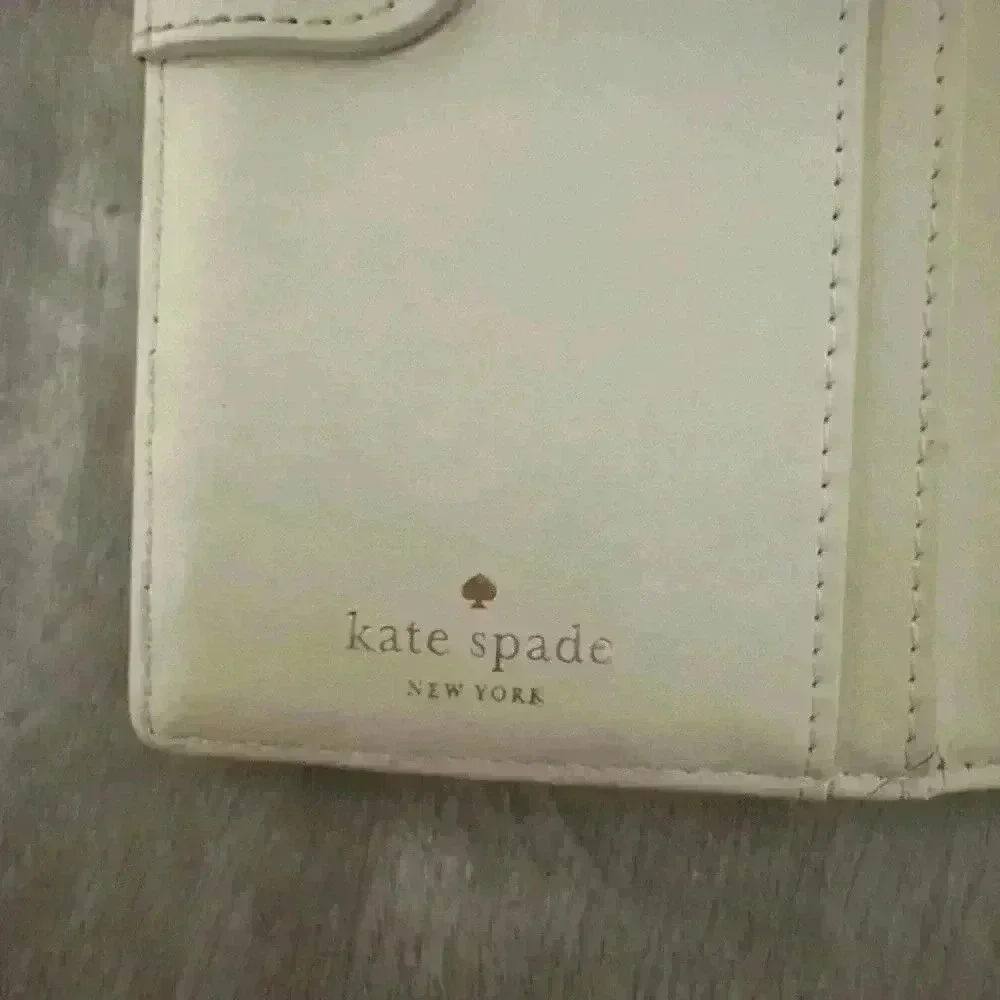 Kate Spade New York Stacy Palm Print Wallet Beige White Tropical Zip Wallet